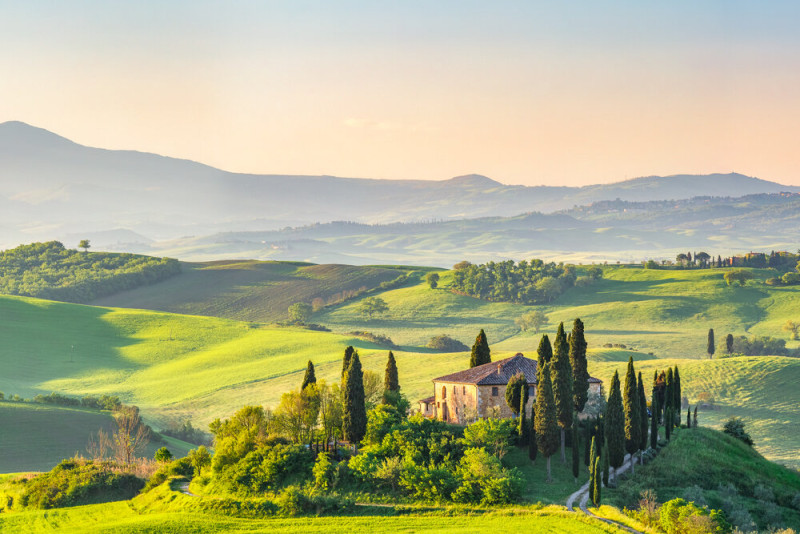 luxgive travel experiences luxury villa in tuscany in rolling hills